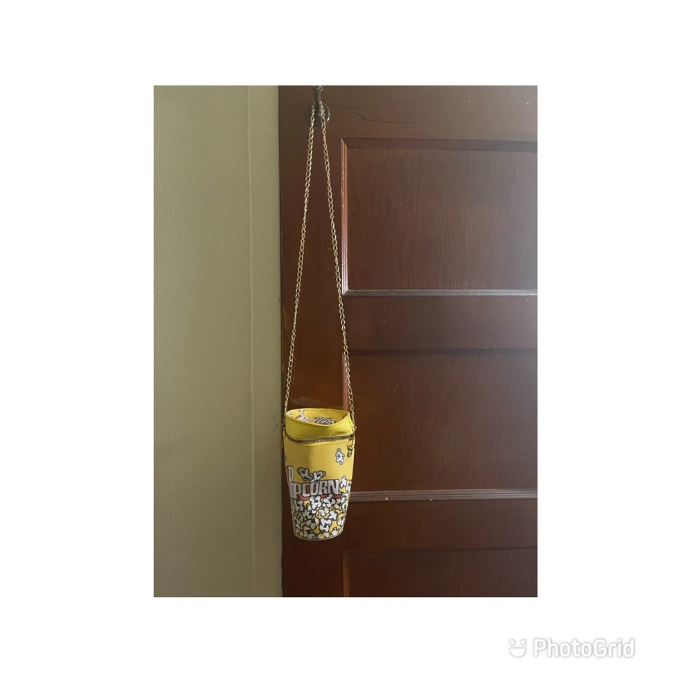 Popcorn Bucket Design Chain Crossbody Bag